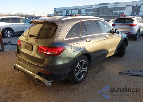 2018 Mercedes-Benz Glc 300 from USA, damaged, VIN WDC0G4JBXJV040586
